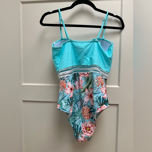 Swimsuit - Picture 9 of 12